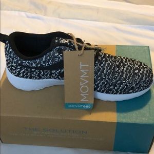 Size 7 shoe, black and white